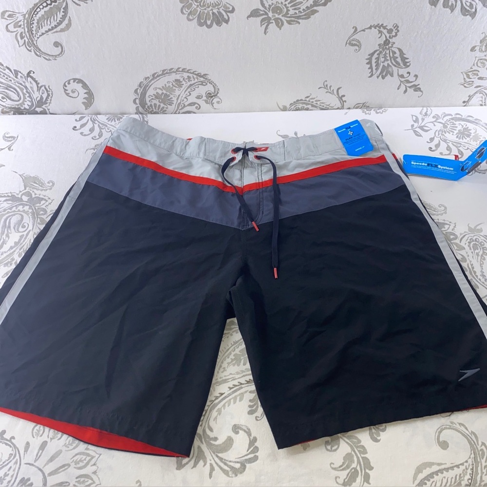 SPEEDO Swim Shorts Board Shorts
Black Gray Red XXL NWT MSRP $58
Mesh Lined